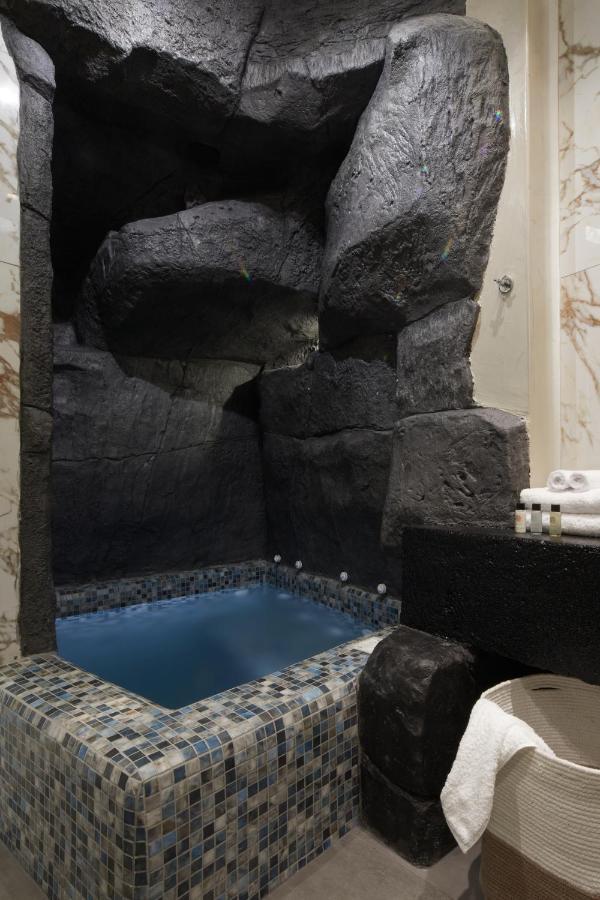 Endless Traditional Apartment Fira (Santorini)